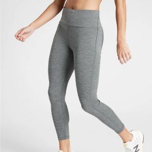 NWOT ATHLETA Ultimate Stash Pocket 7/8 Tights, Heather Grey, Size XS